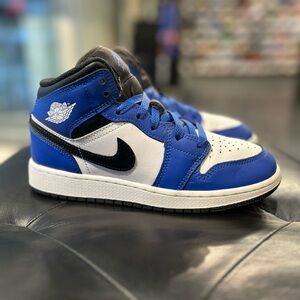 Air Jordan 1 Mid Game Royal Size 4.5y Gradeschool Shoes